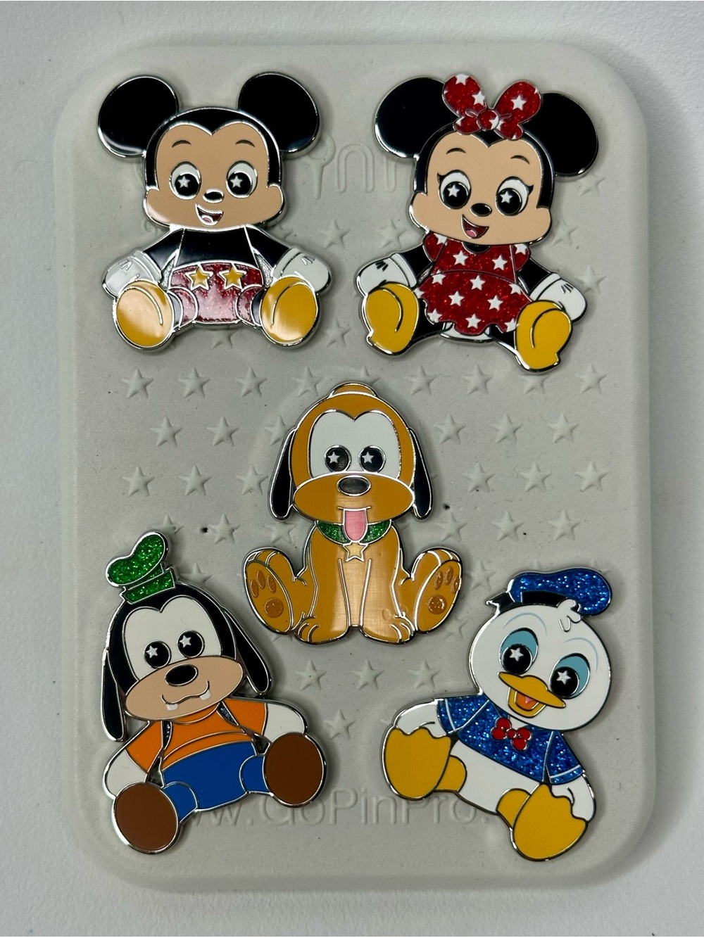 Disney Wishables Shimmer Mystery Pins Mickey Minnie Donald Goofy Pluto Set of 5